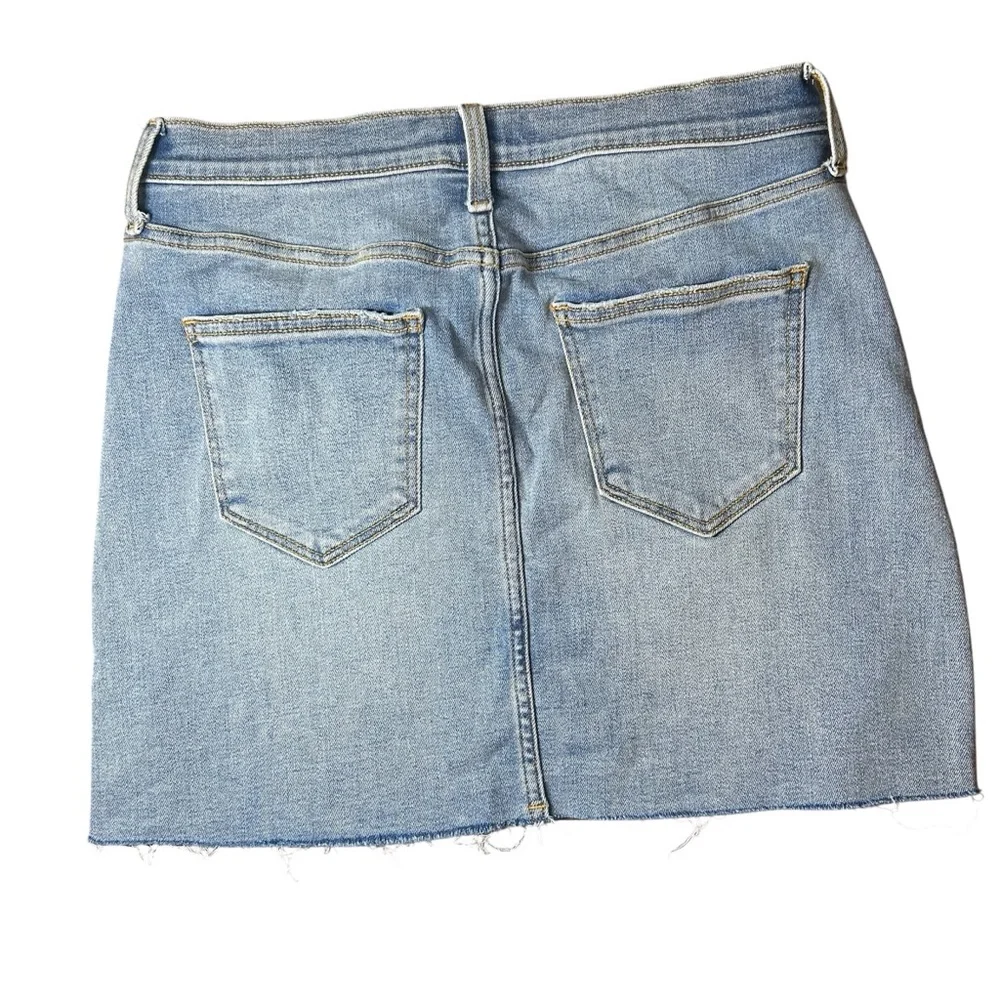 Arizona Jean Co. Women’s Denim Distressed Mini Skirt – Size 7 - Picture 2 of 5